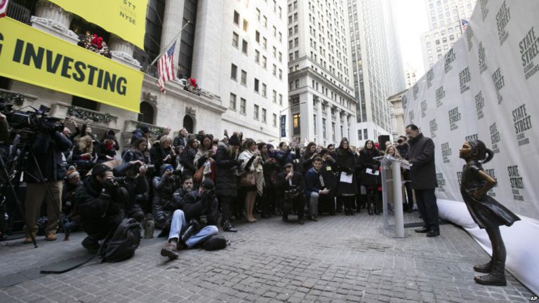 Fearless Girl Tiene Un Nuevo Hogar La Bolsa De Valores De Nueva York